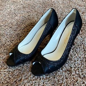 Michelangelo size 7: Black sequence detailed pumps